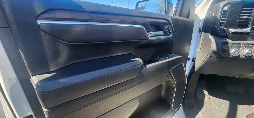 Used 2025 GMC Sierra 1500 SLT image 15