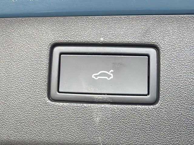 Used 2025 Volkswagen Tiguan SE image 19