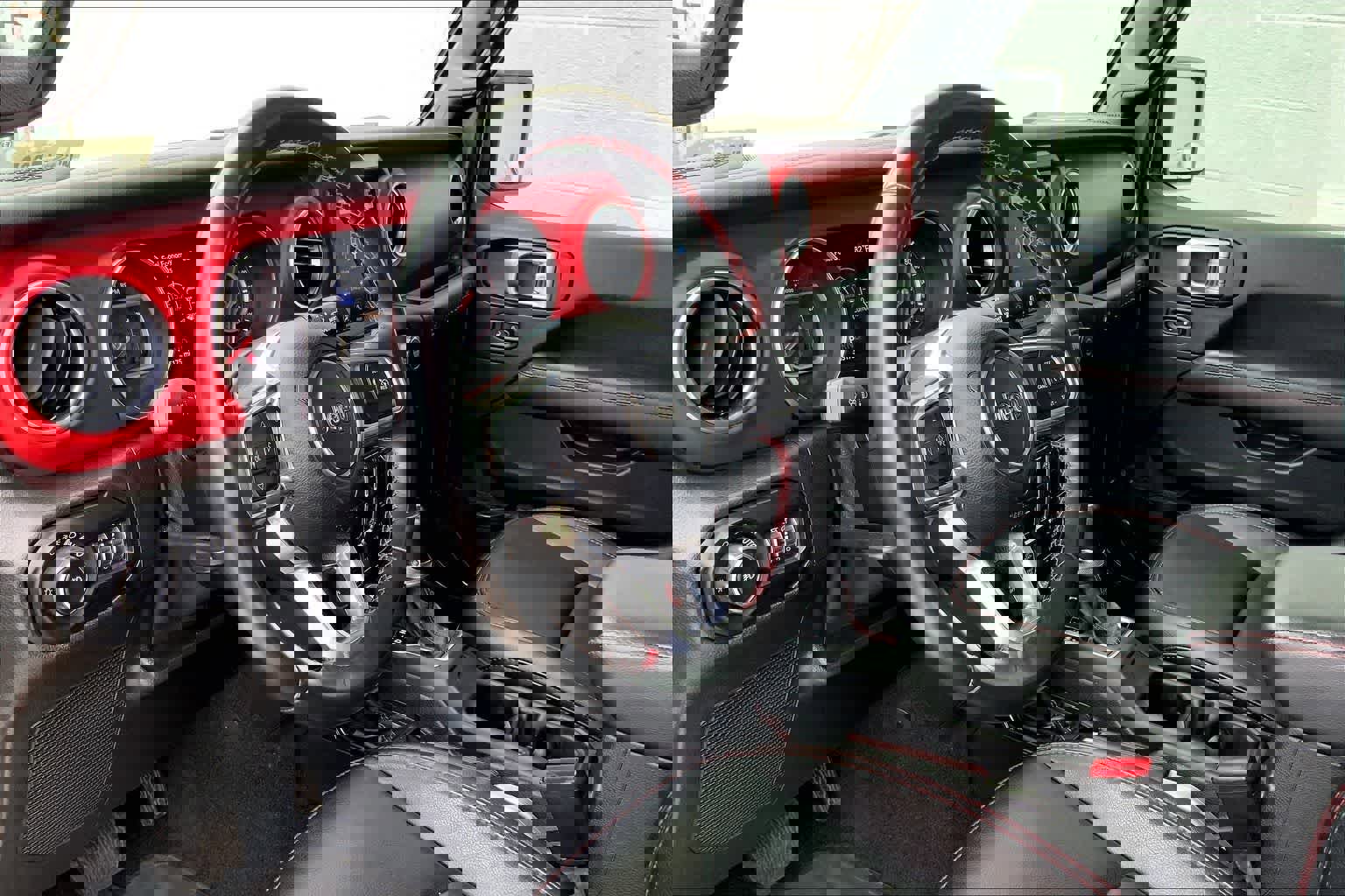 Used 2021 Jeep Wrangler Unlimited Rubicon w/ Xtreme Recon 35" Tire Package image 3