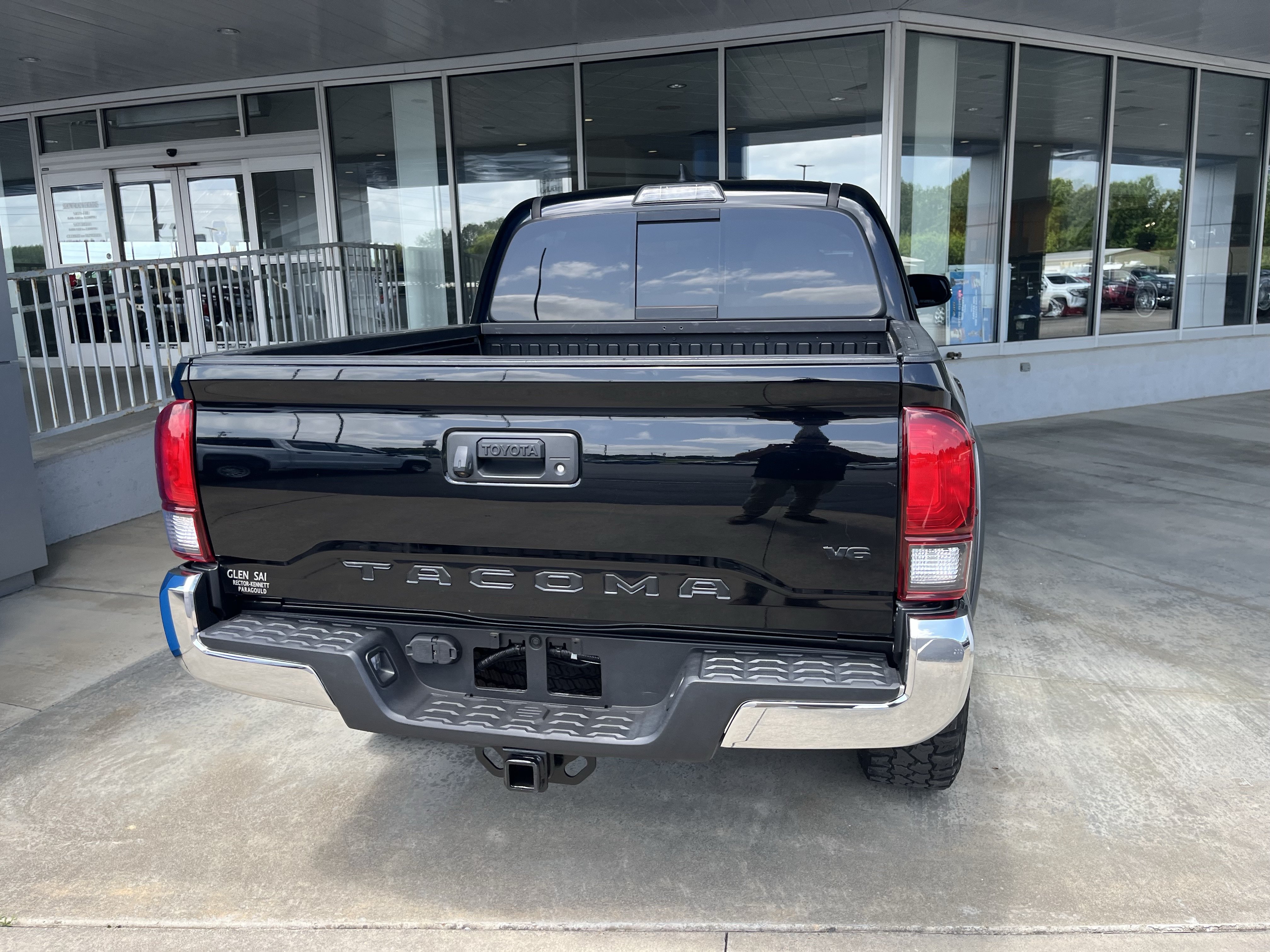 Used 2019 Toyota Tacoma TRD Off-Road AWD/4WD image 5
