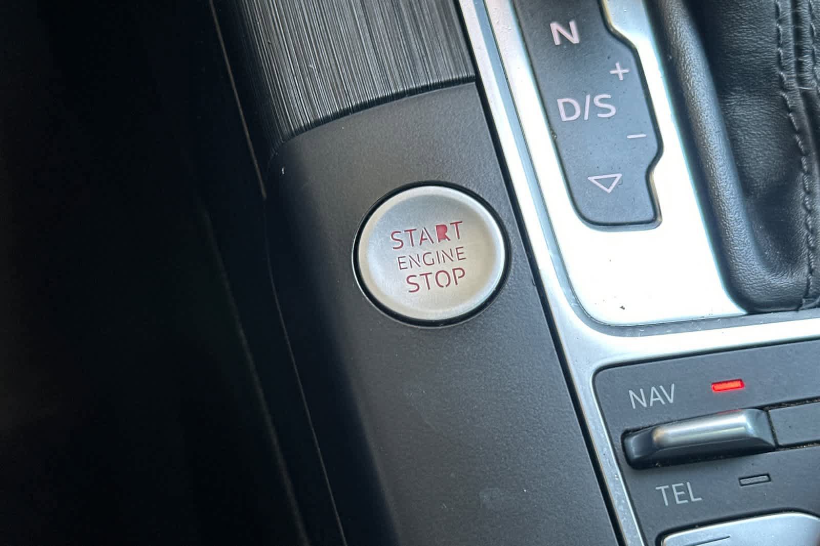 Used 2016 Audi A3 e-tron Premium Plus w/ Premium Plus Package FWD image 25