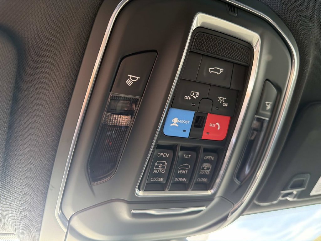 Used 2025 Jeep Grand Cherokee L Limited w/ MOPAR Finishing Package AWD/4WD image 33