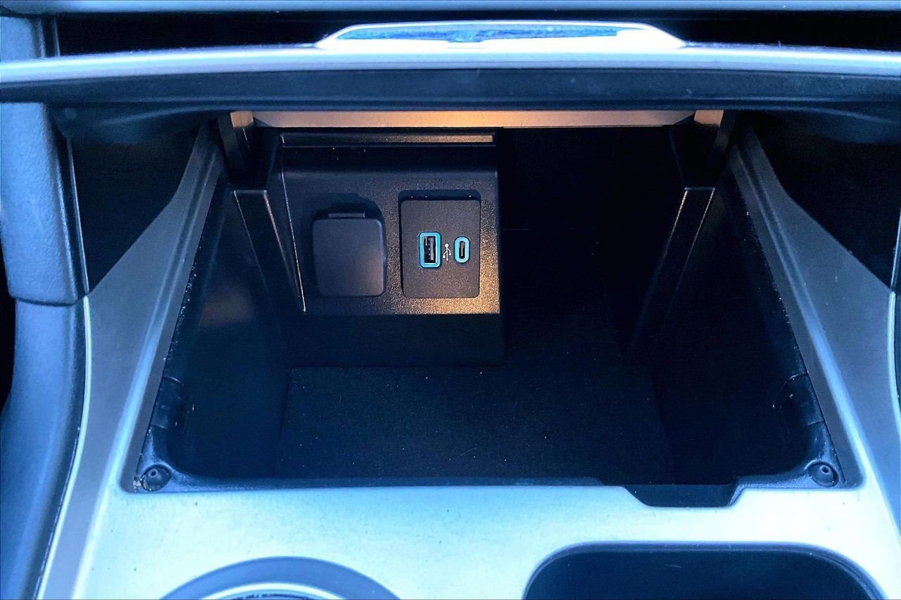 Used 2021 Ford Explorer XLT w/ Class III Trailer Tow Package image 16