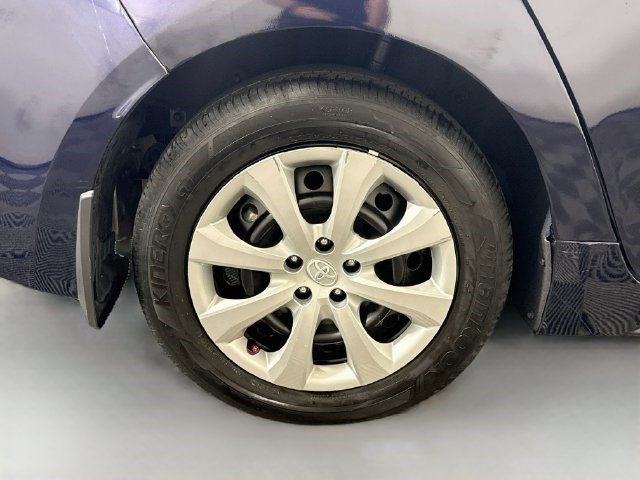 Used 2025 Toyota Corolla LE FWD image 31