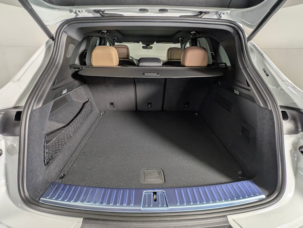 New 2026 Porsche Cayenne image 17