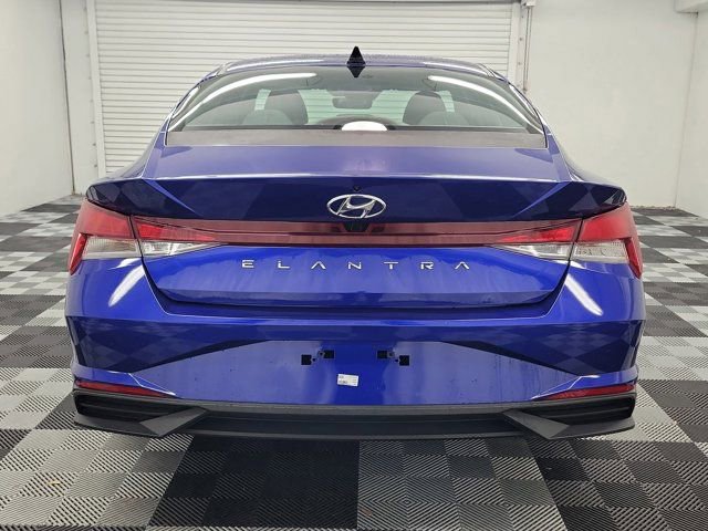 Used 2022 Hyundai Elantra SEL FWD image 5
