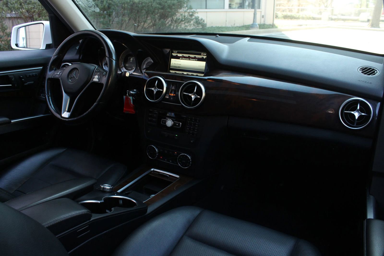 Used 2015 Mercedes-Benz GLK 350 4MATIC w/ Premium 1 Package image 26