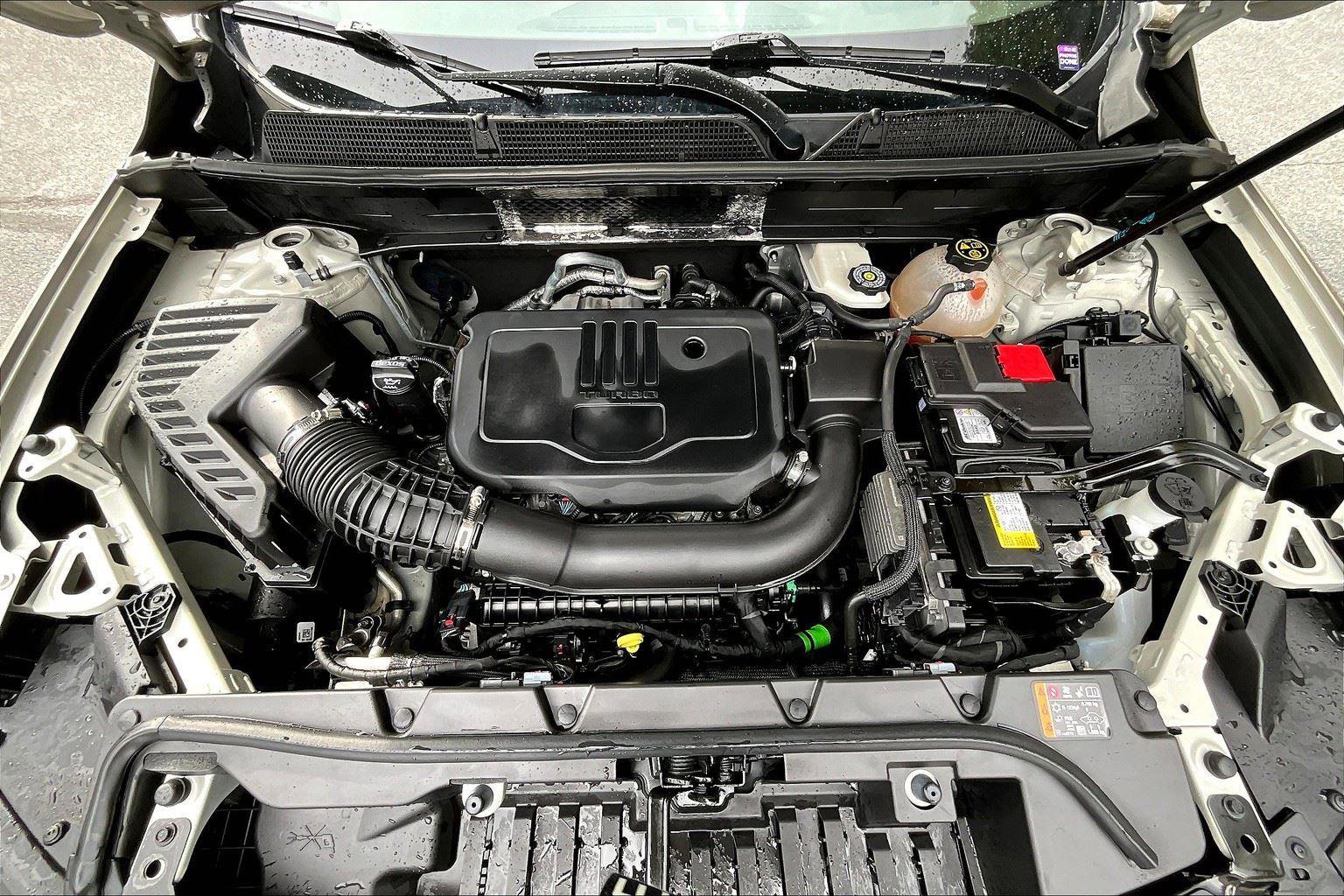 Used 2022 GMC Acadia SLT w/ Technology Package image 11