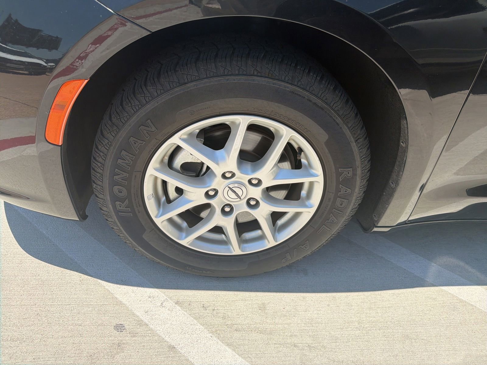 Used 2023 Chrysler Pacifica Touring-L FWD image 19