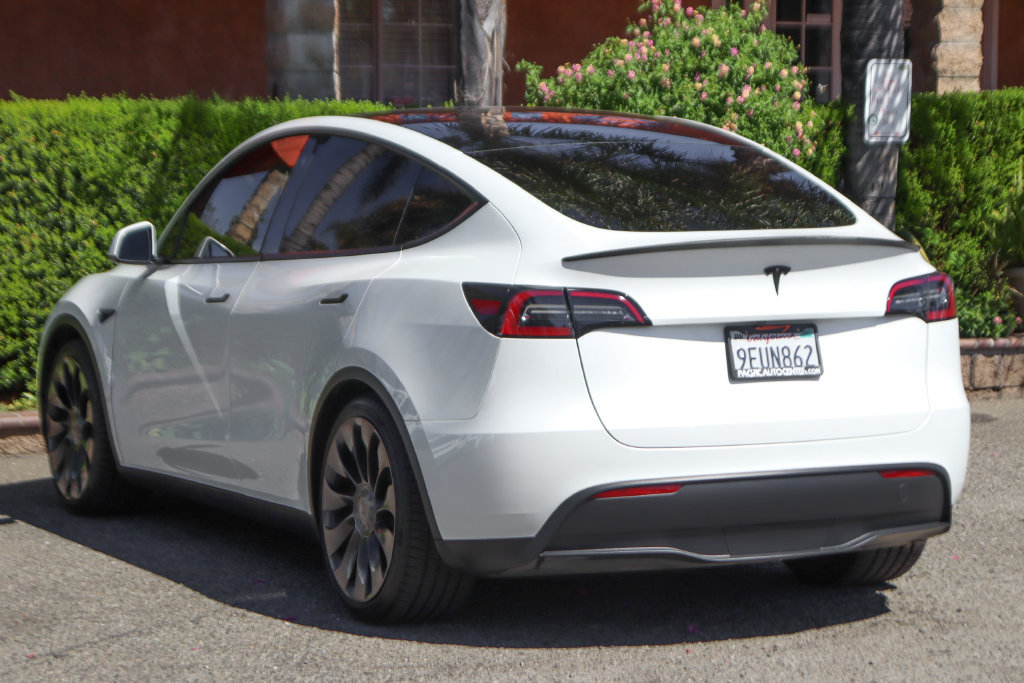 Used 2023 Tesla Model Y Performance AWD/4WD image 6