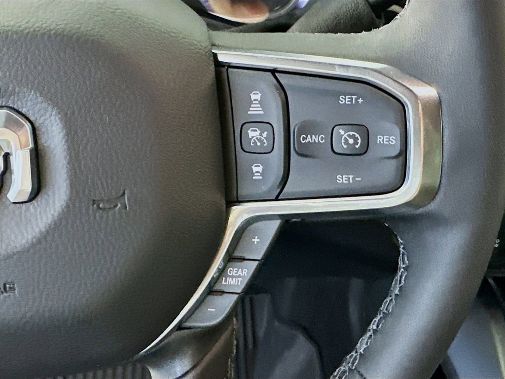 Used 2025 RAM 2500 Laramie AWD/4WD image 26