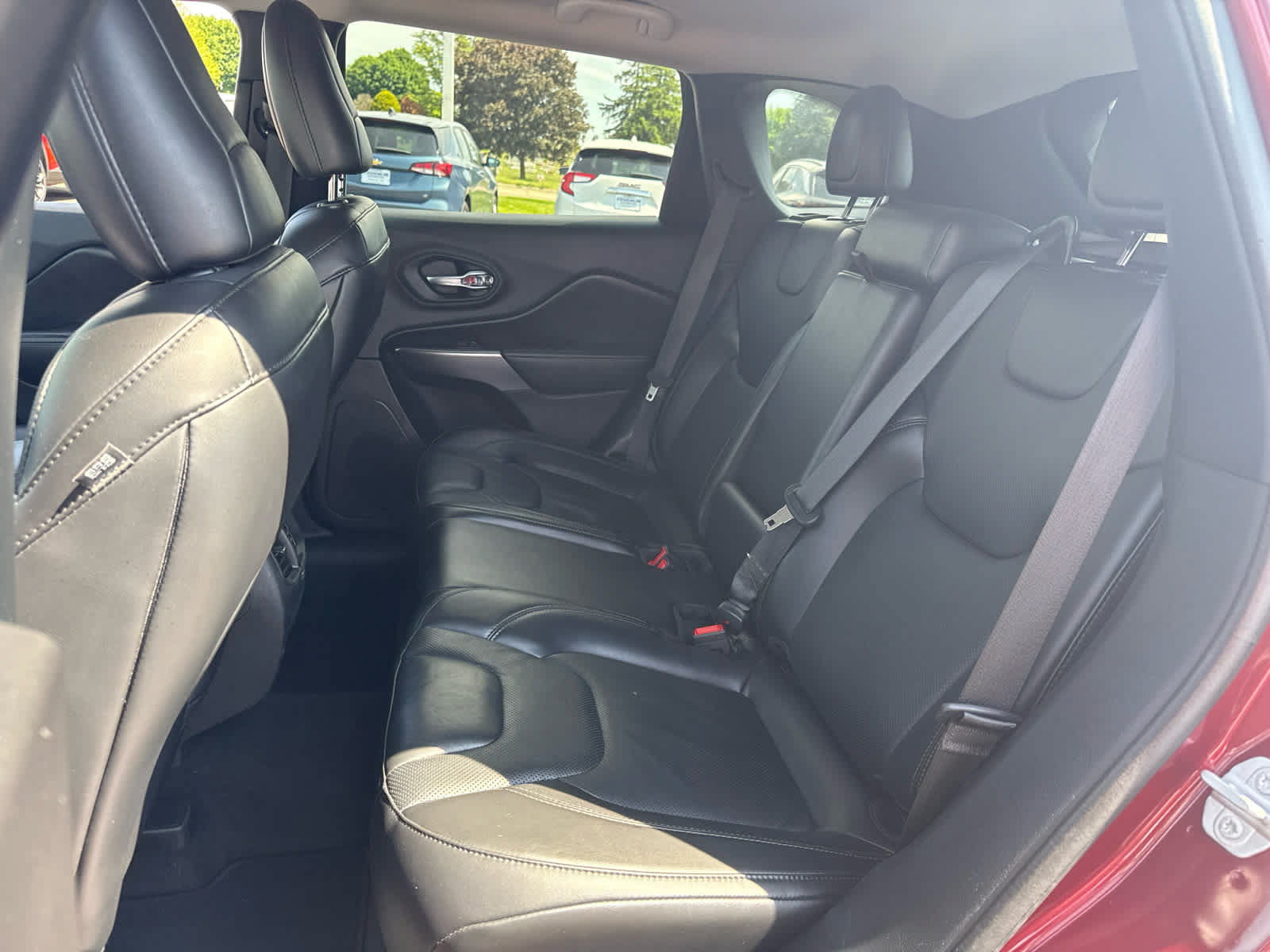 Used 2020 Jeep Cherokee Limited AWD/4WD image 25