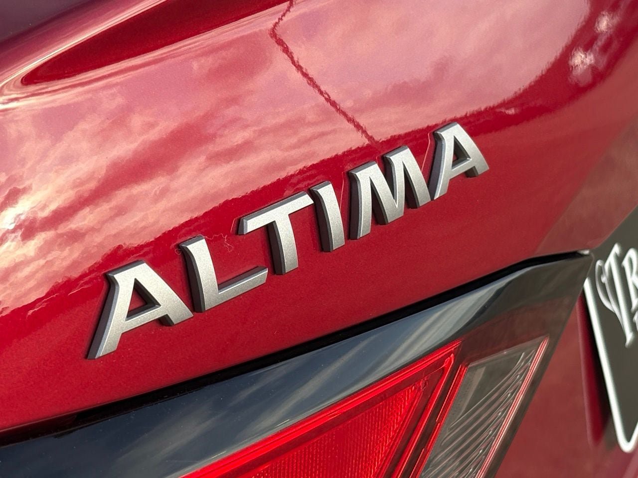 Used 2023 Nissan Altima 2.5 SL FWD image 11