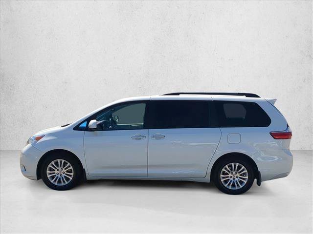 Used 2015 Toyota Sienna XLE w/ XLE Navigation Package FWD image 9
