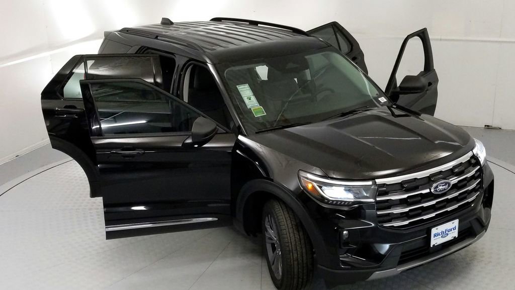 New 2025 Ford Explorer Active w/ Active Comfort Package image 21