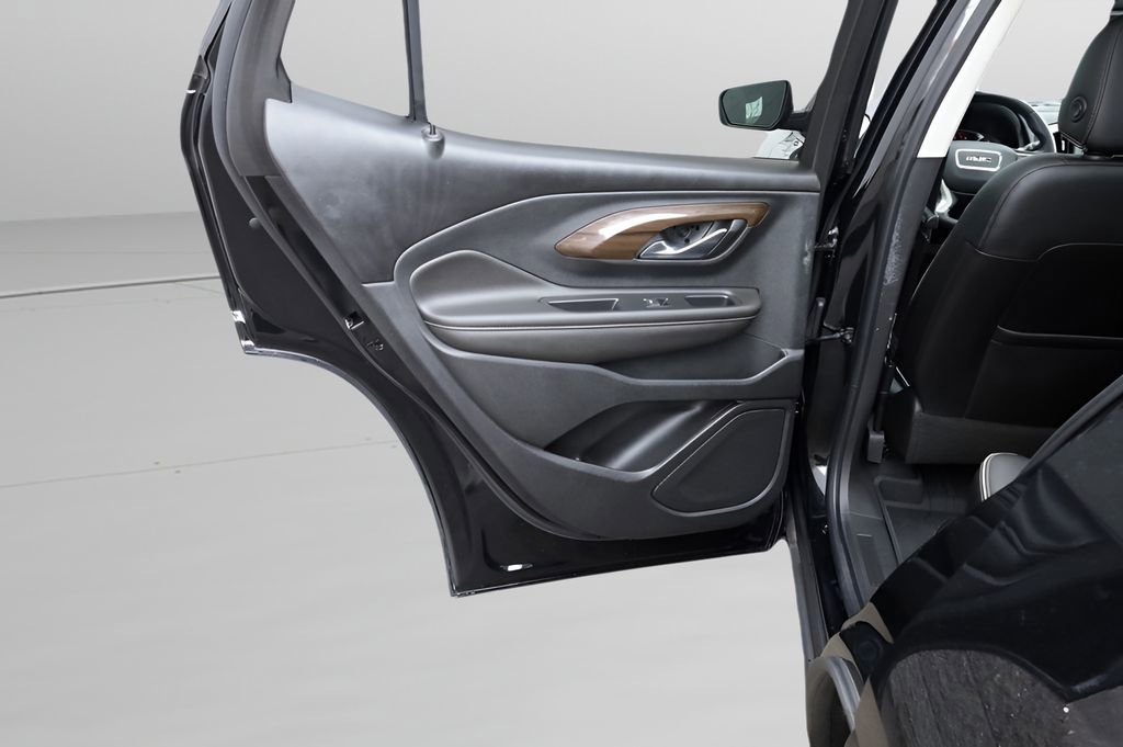 Used 2021 GMC Terrain Denali w/ Denali Premium Package image 16