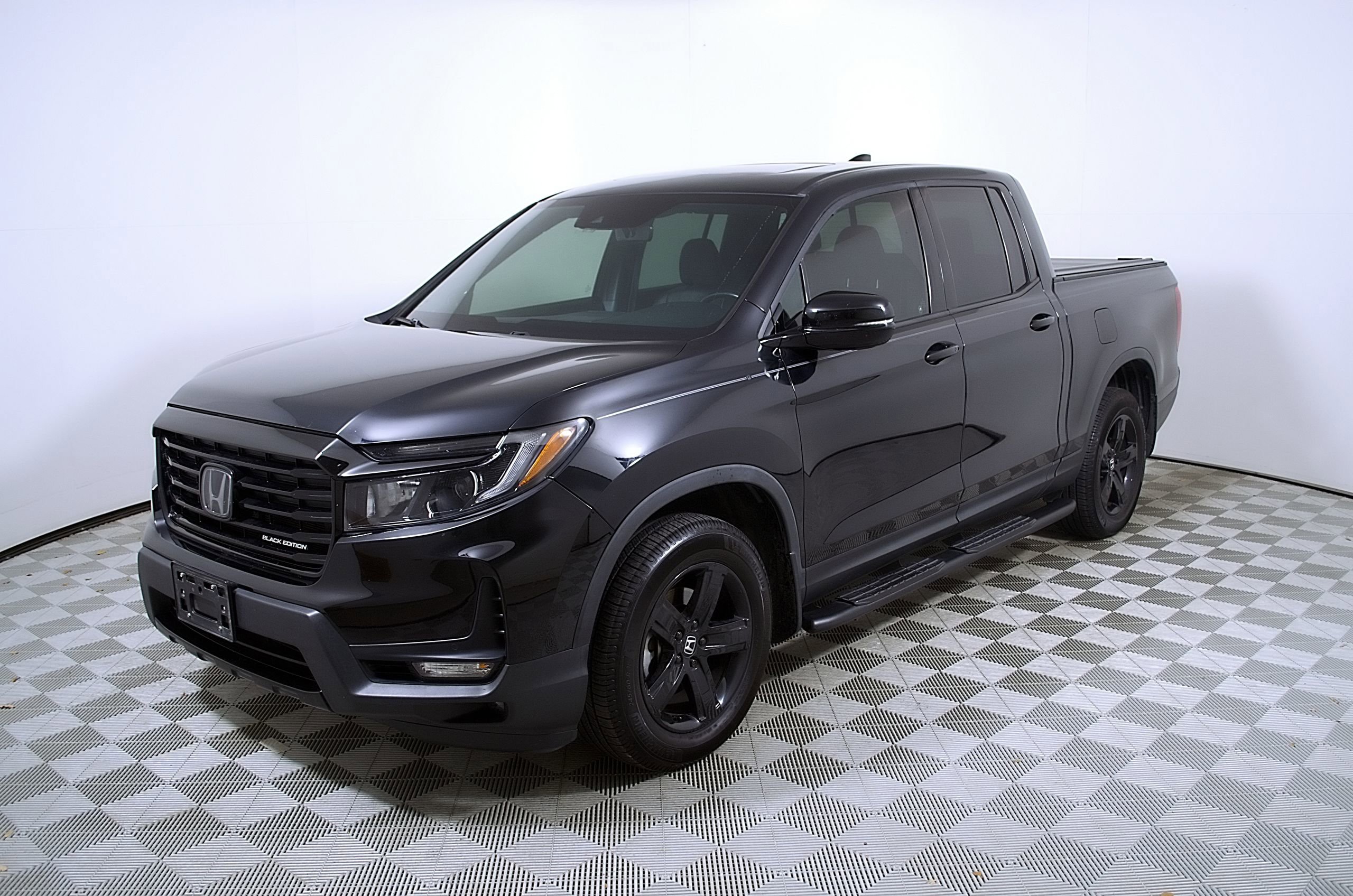 Used 2023 Honda Ridgeline Black Edition image 3