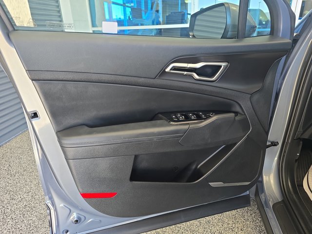 Used 2025 Kia Sportage EX image 5