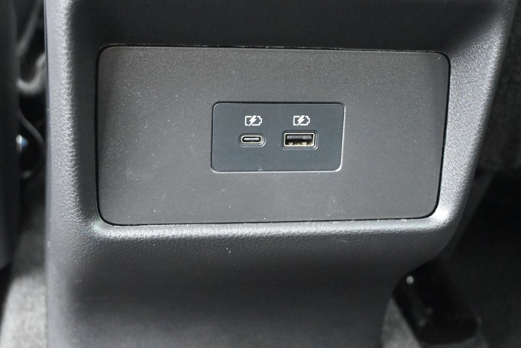 Used 2023 Nissan Rogue SV w/ SV Premium B Package FWD image 16