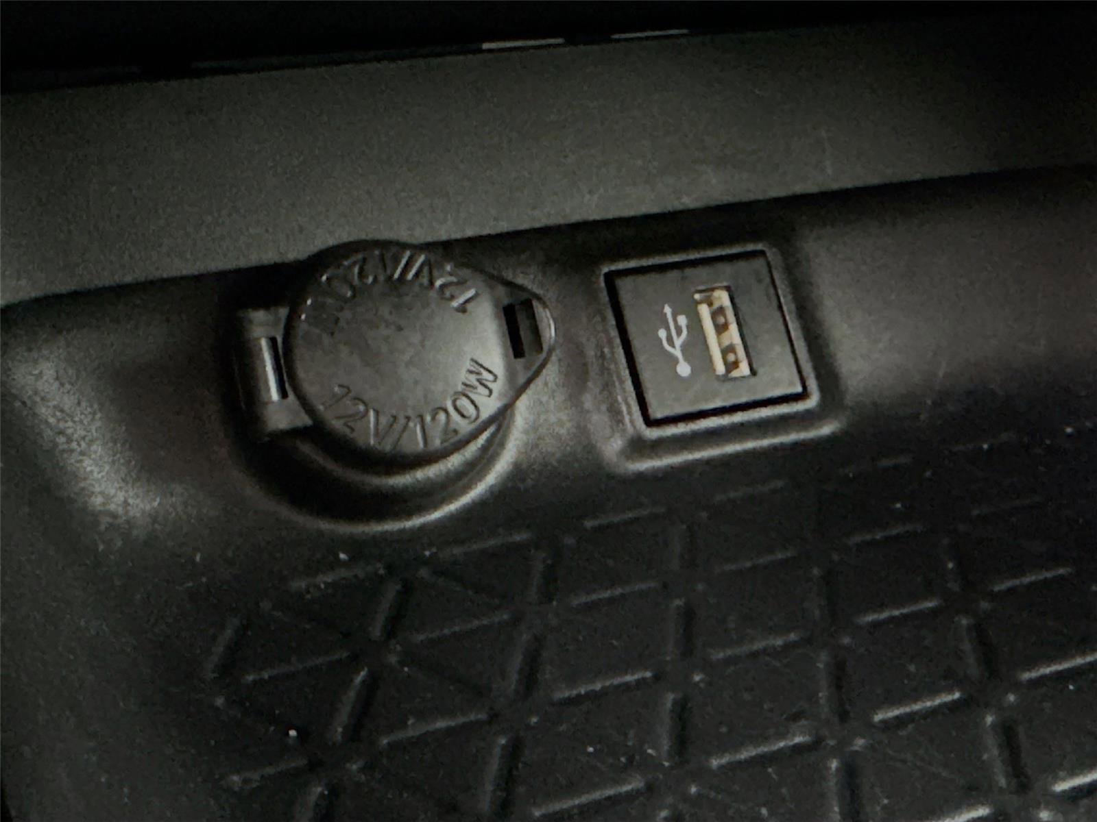 Certified 2025 Toyota RAV4 XLE AWD/4WD image 30