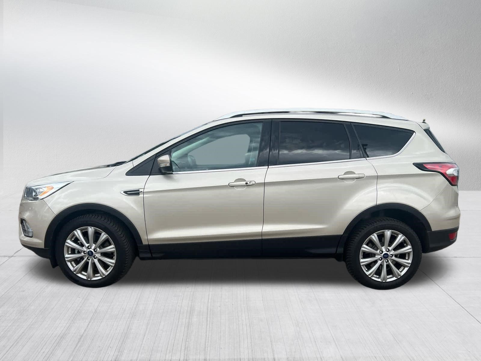 Used 2017 Ford Escape Titanium image 10