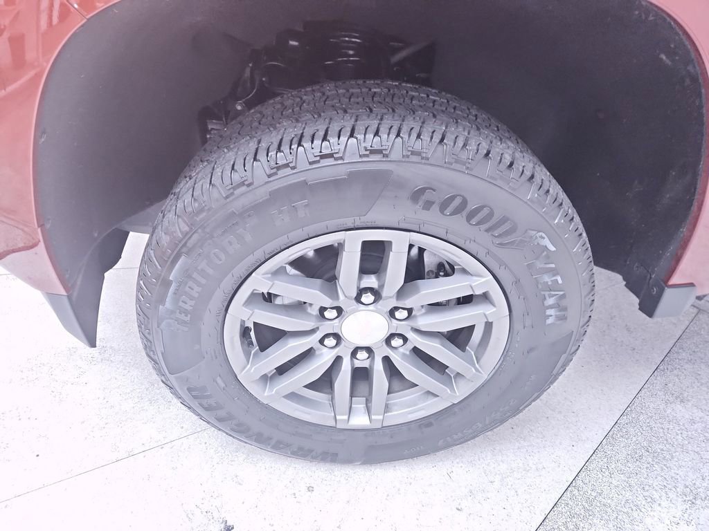 Used 2023 Chevrolet Colorado LT w/ LT Convenience Package AWD/4WD image 10