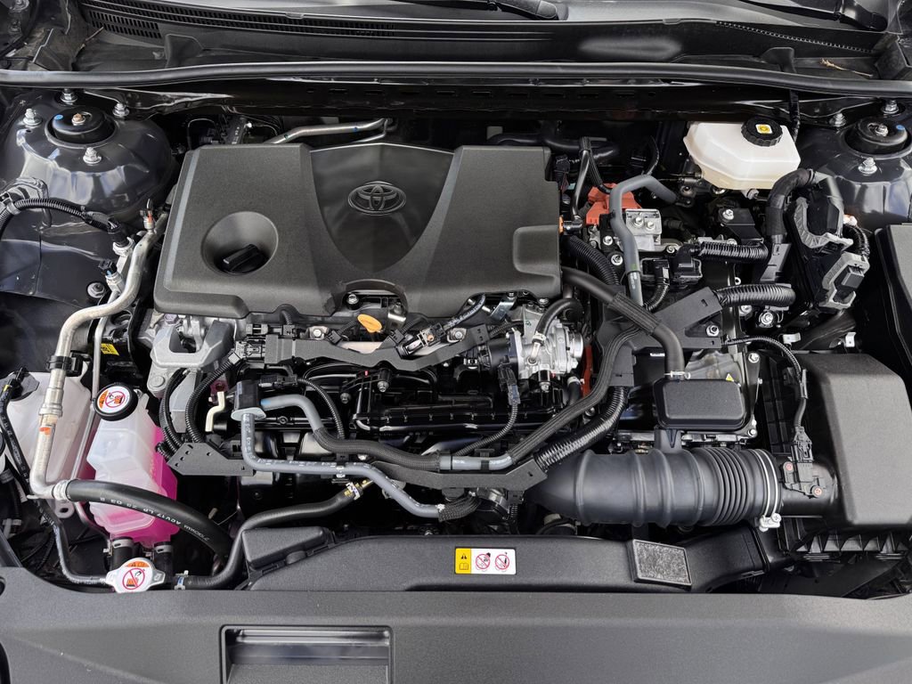 Used 2025 Toyota Camry SE w/ Multimedia Upgrade Package image 31