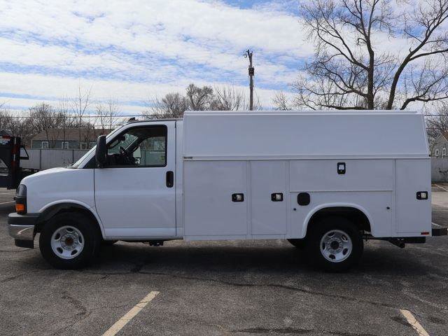 New 2025 GMC Savana 3500 w/ Power Convenience Package image 4