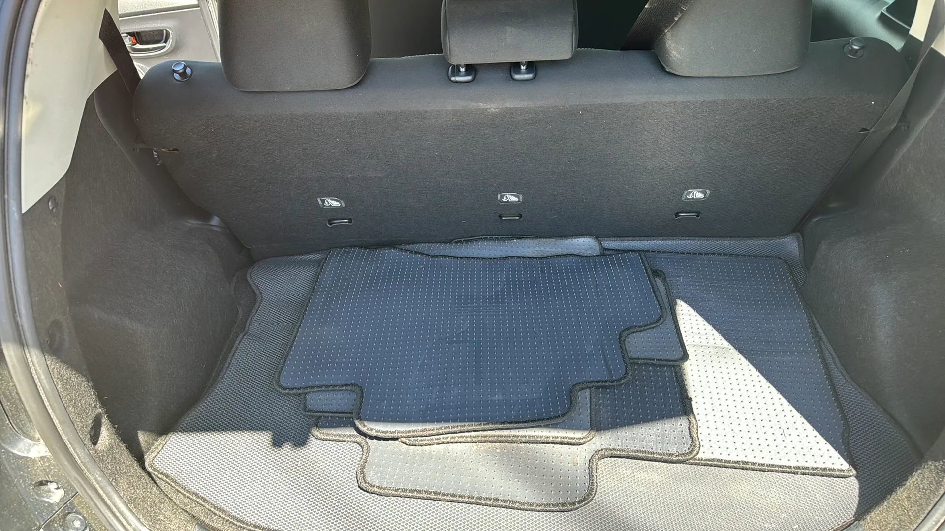 Used 2018 Toyota Prius C One image 15