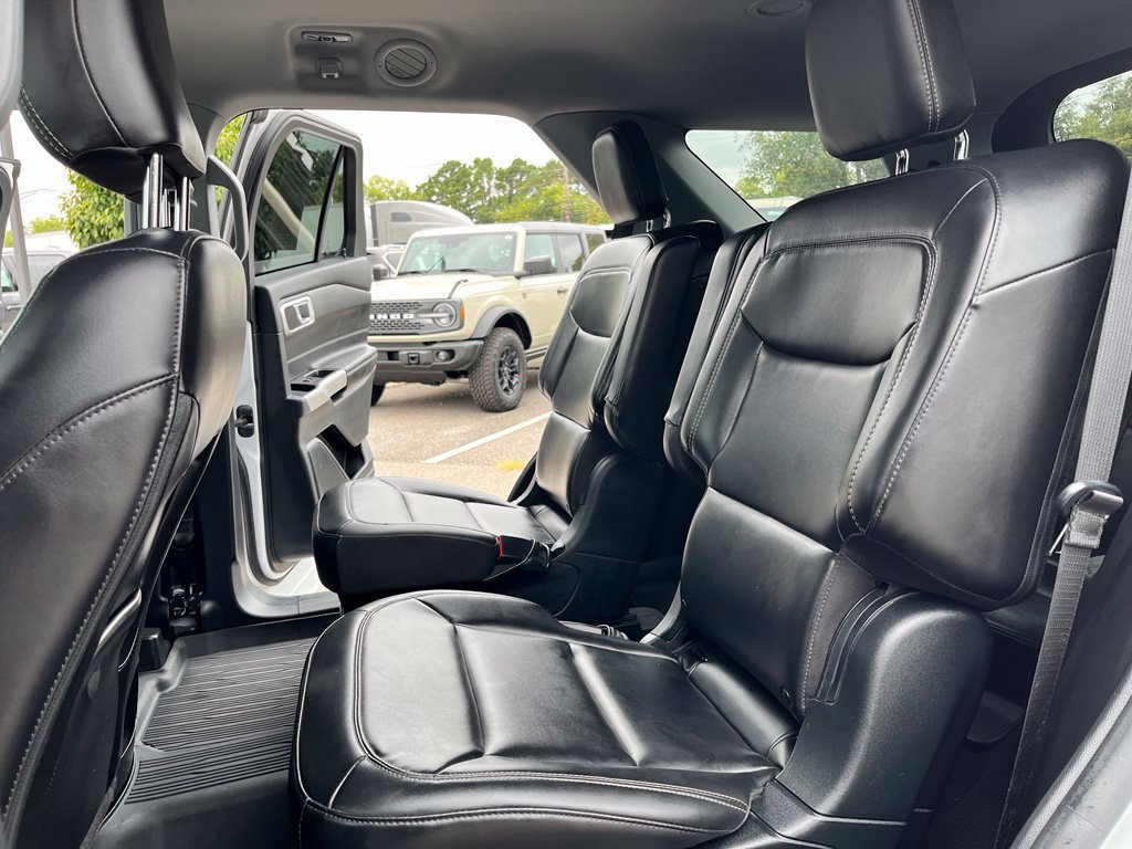 Used 2021 Ford Explorer XLT w/ Equipment Group 202A RWD image 20