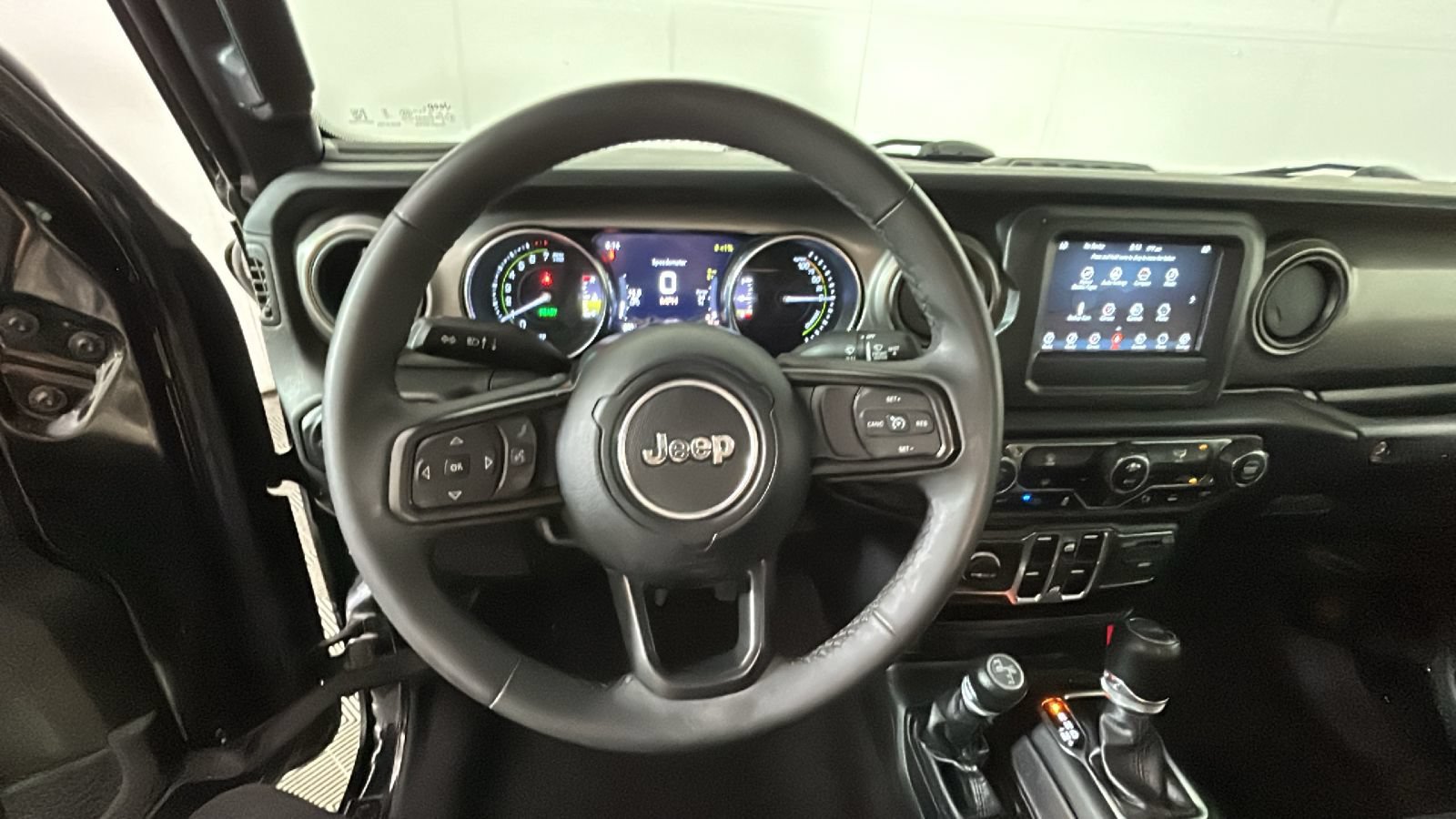 Used 2023 Jeep Wrangler Unlimited w/ Safety Group AWD/4WD image 17
