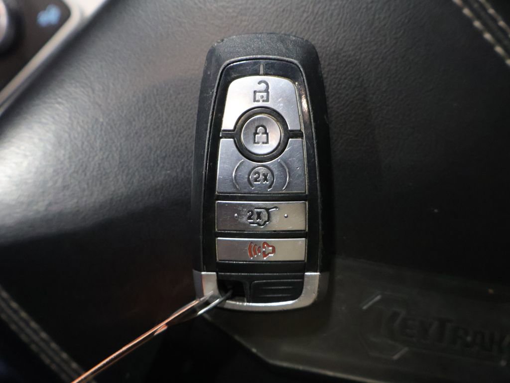 Used 2020 Ford Explorer XLT w/ Equipment Group 202A AWD/4WD image 29