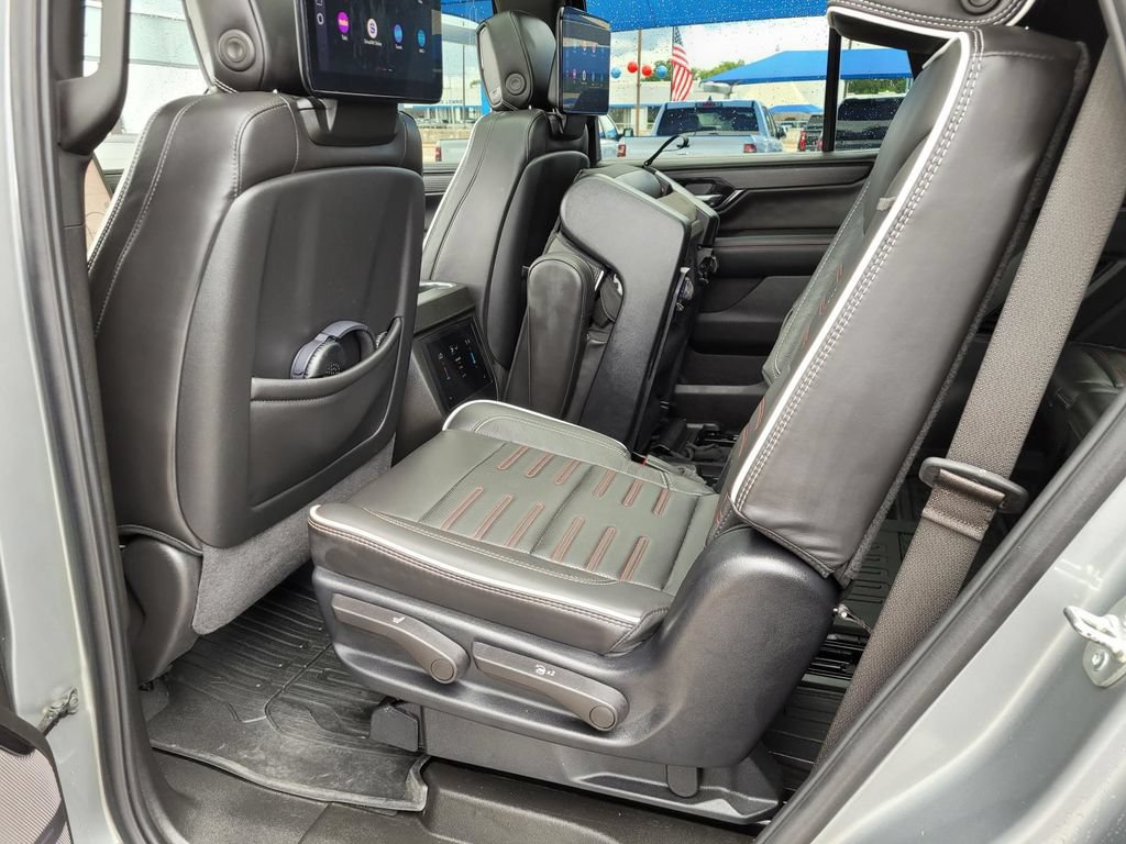 Used 2025 GMC Yukon AT4 Ultimate w/ LPO, Floor Liner Package AWD/4WD image 3