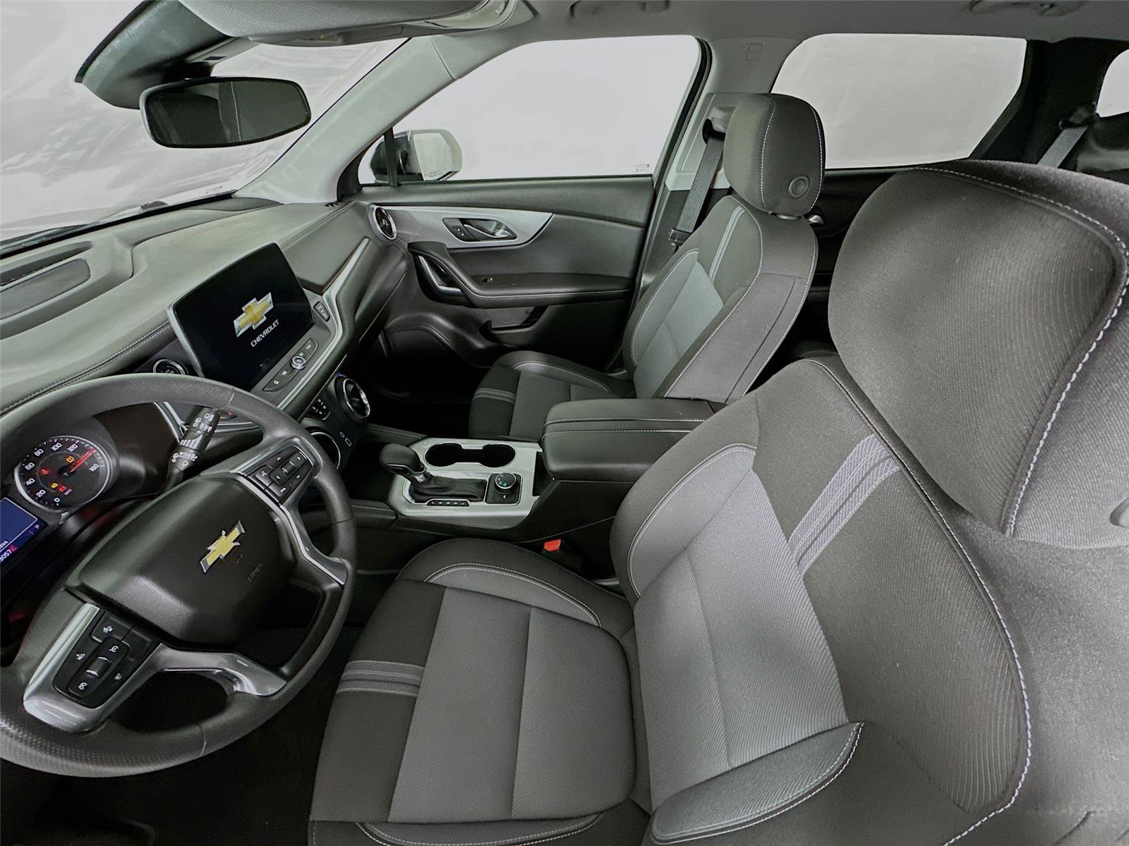 Used 2025 Chevrolet Blazer LT image 11