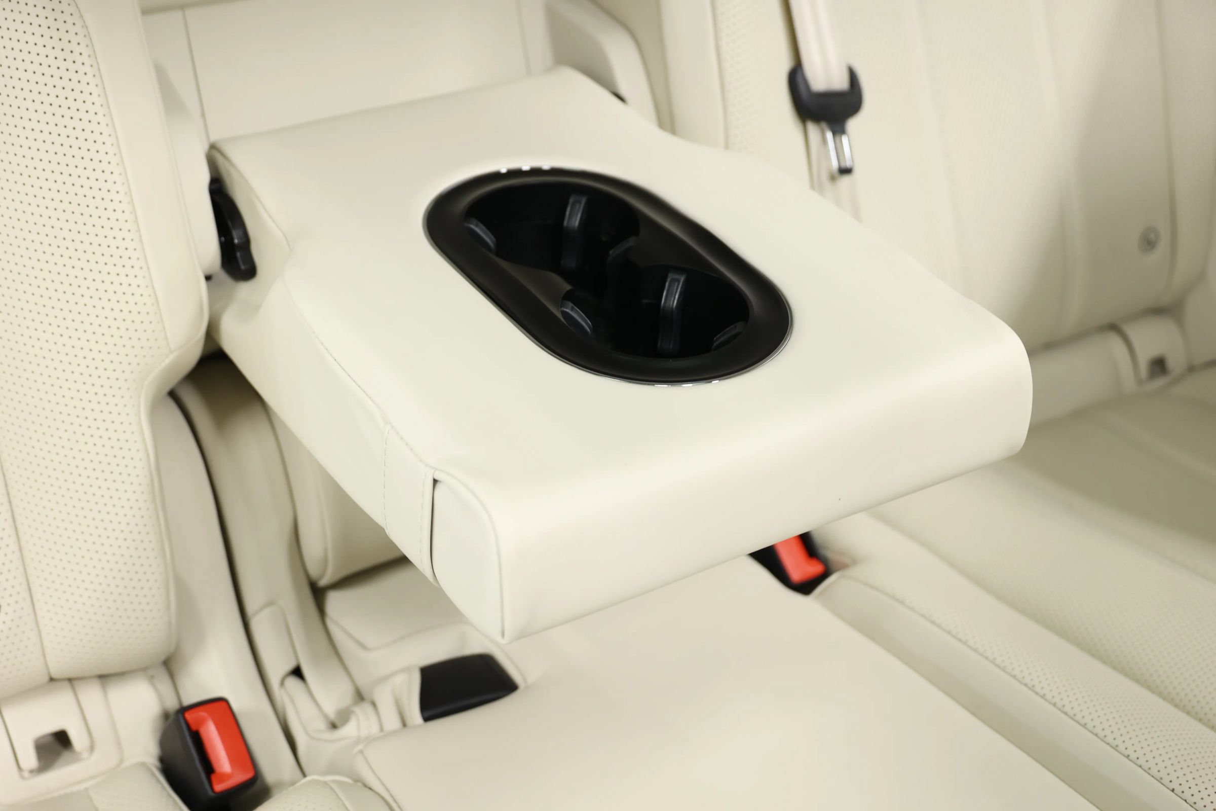 Used 2021 Bentley Bentayga w/ First Edition Specification AWD/4WD image 96