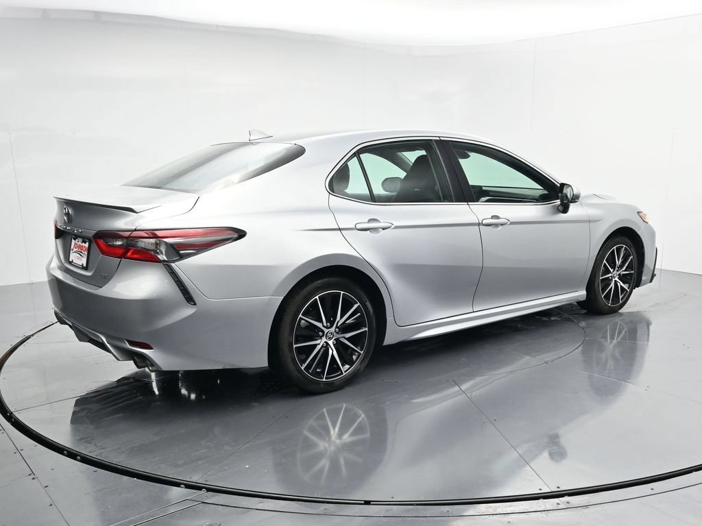 Used 2024 Toyota Camry SE FWD image 8