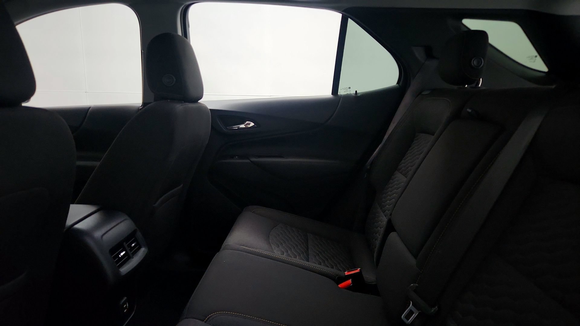 Used 2020 Chevrolet Equinox LT FWD image 23