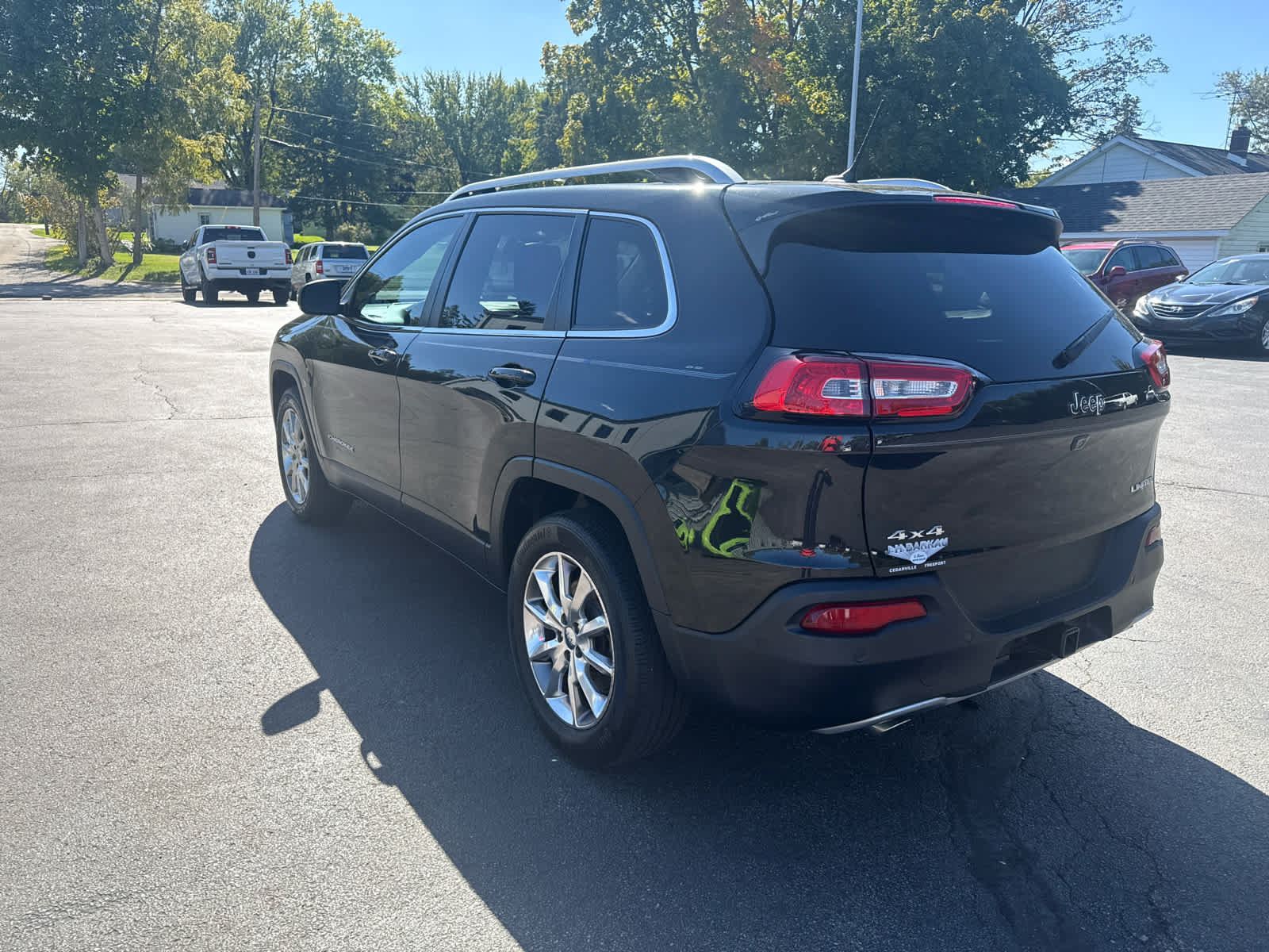 Used 2014 Jeep Cherokee Limited w/ Technology Group AWD/4WD image 5