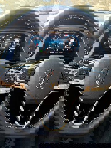 Certified 2025 Volkswagen Atlas Cross Sport SE image 17