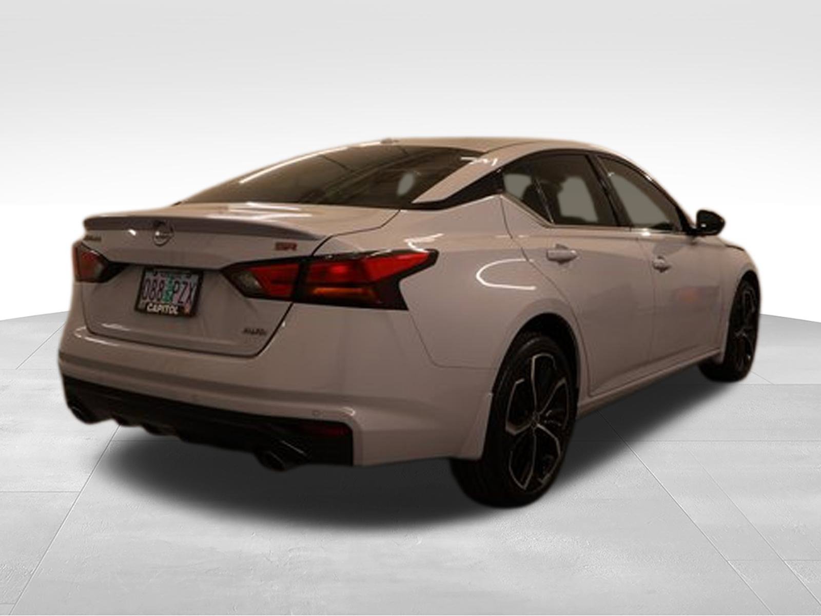 Certified 2023 Nissan Altima 2.5 SR w/ SR Premium Package AWD/4WD image 3