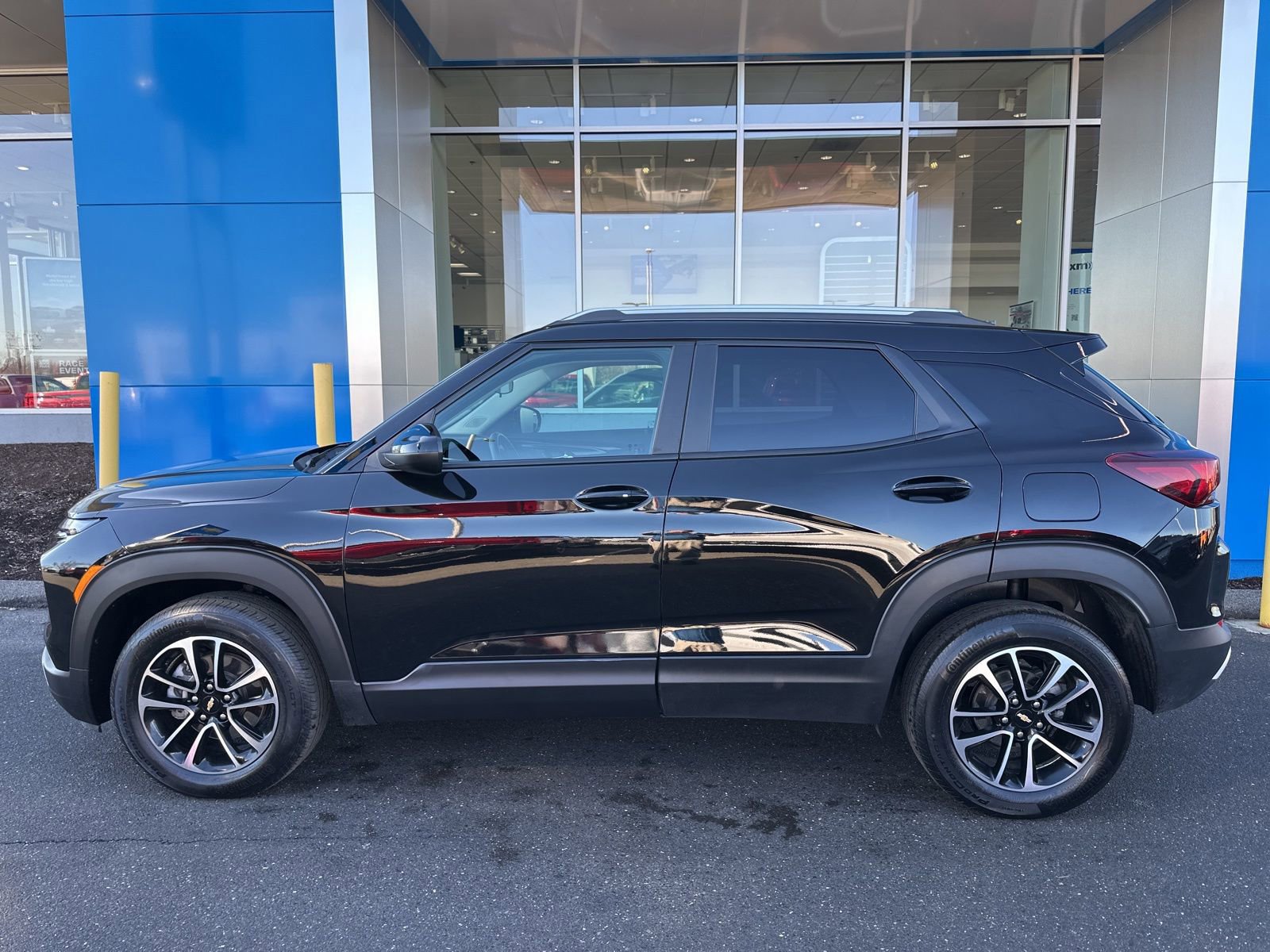 Used 2024 Chevrolet TrailBlazer LT w/ LT Cold Weather Package image 8