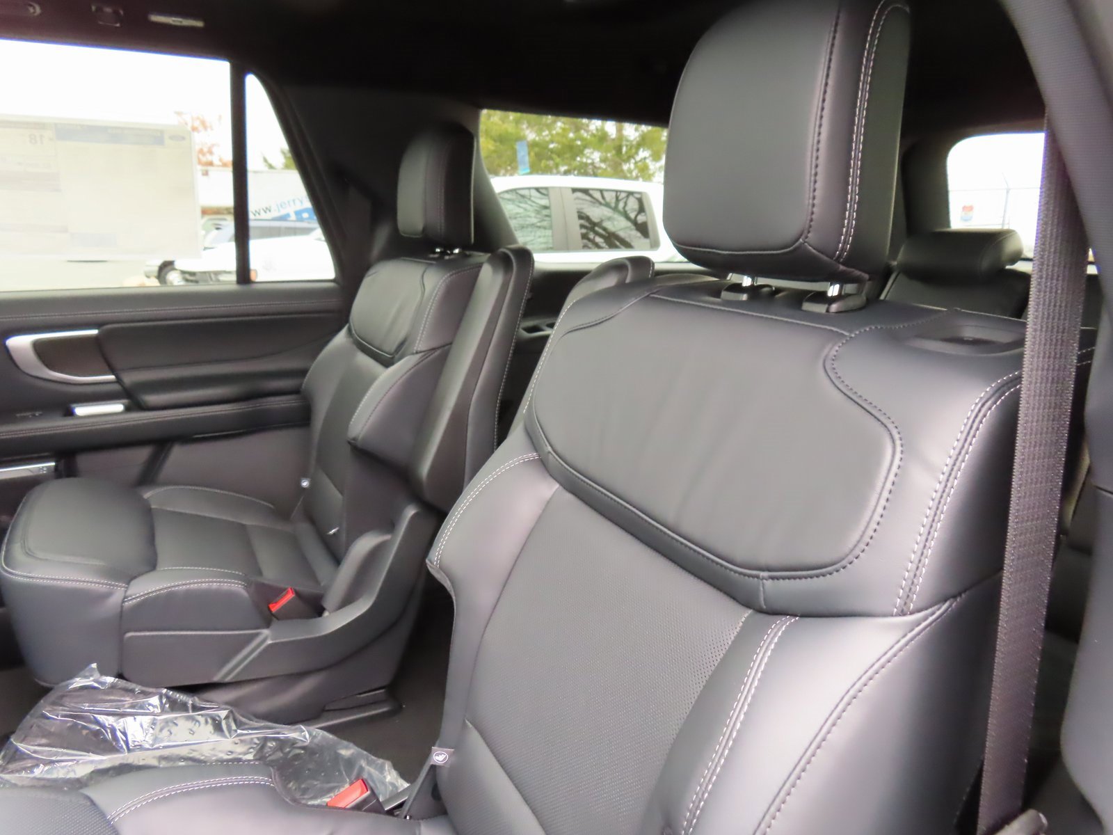 New 2025 Ford Expedition Max Platinum w/ Stealth Appearance Package image 19