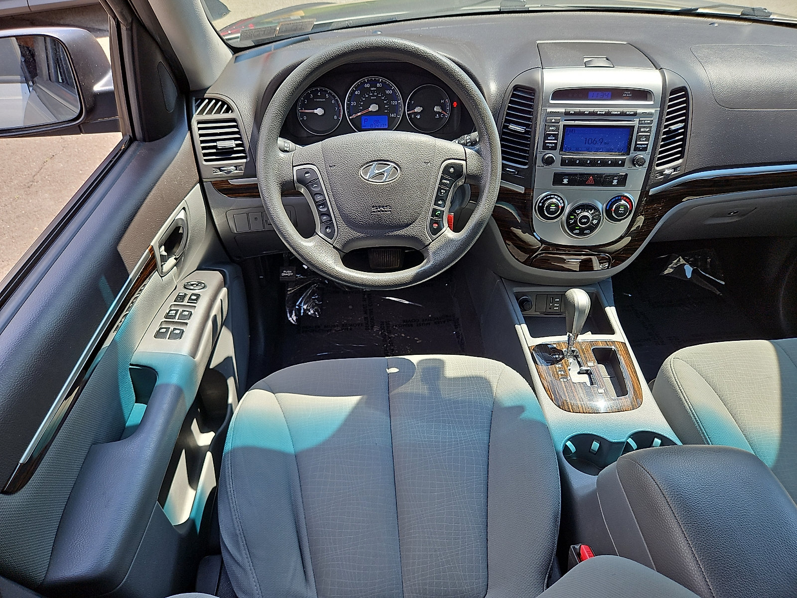Used 2011 Hyundai Santa Fe GLS FWD image 11