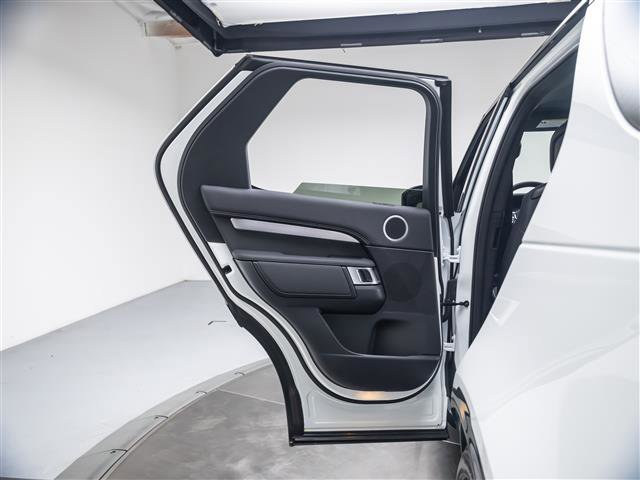 New 2026 Land Rover Discovery Limited Edition image 25