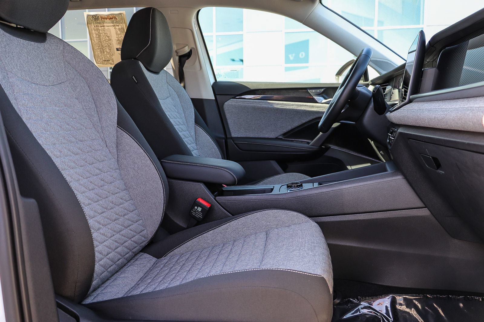 Certified 2025 Volkswagen Tiguan S FWD image 17