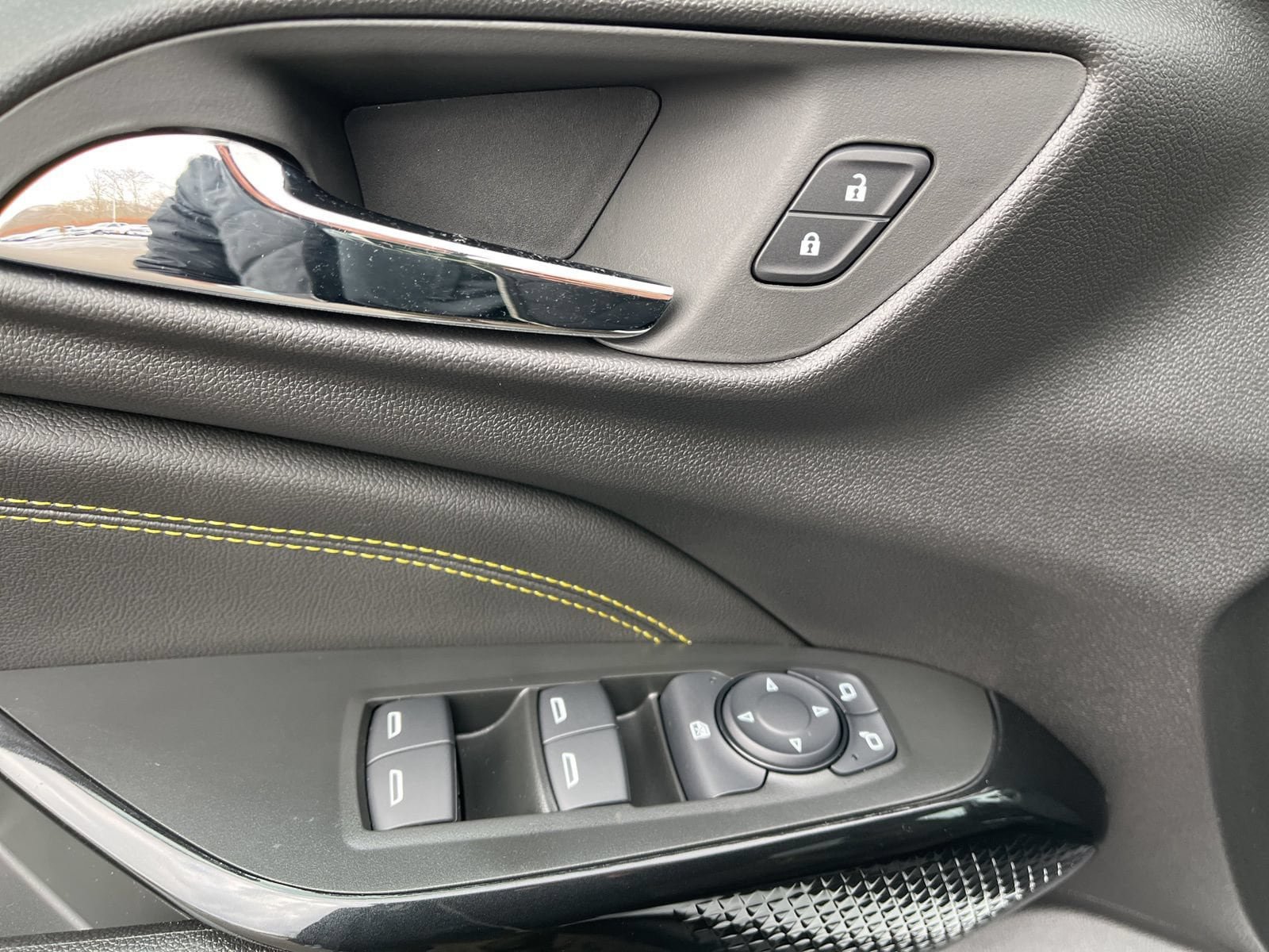 New 2026 Chevrolet Trax ACTIV w/ Sunroof Package FWD image 23