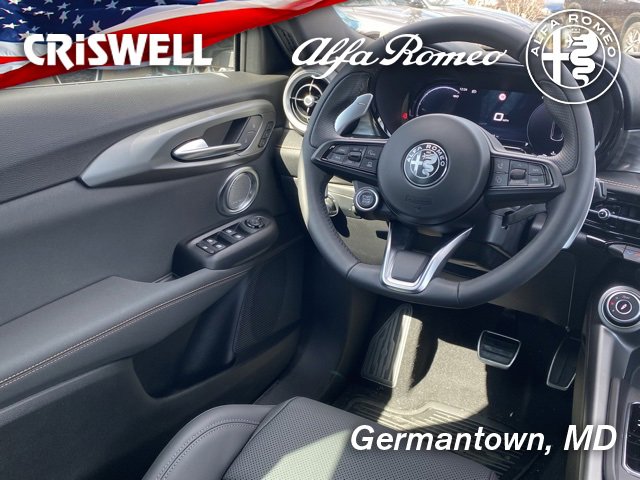 New 2025 Alfa Romeo Tonale w/ Premium Package image 43