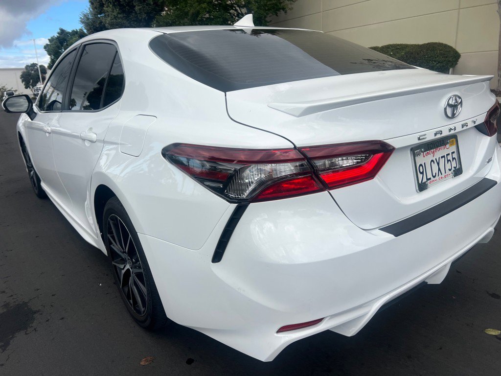 Used 2024 Toyota Camry SE image 10