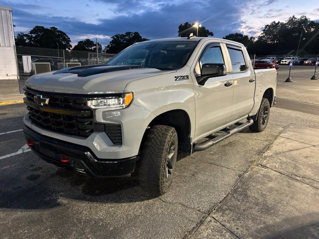 Used 2024 Chevrolet Silverado 1500 LT Trail Boss w/ LPO, Dark Essentials Package AWD/4WD image 2