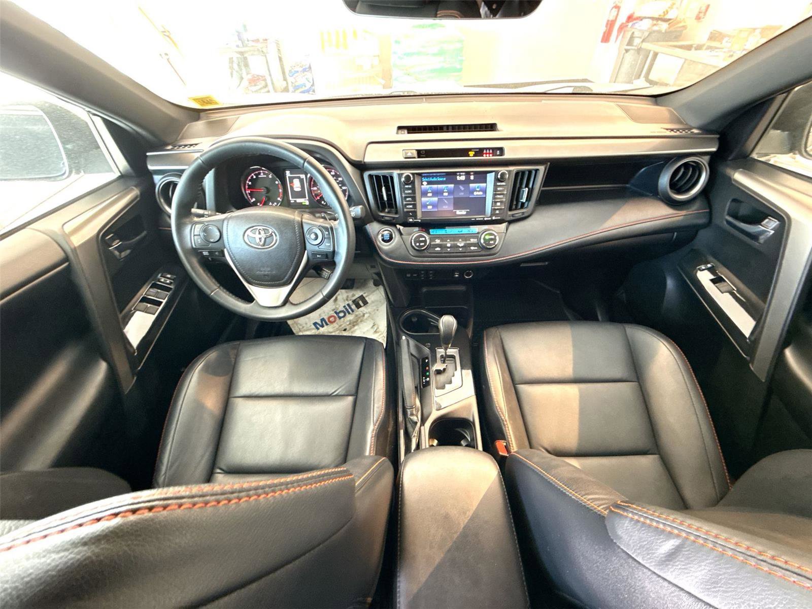 Used 2018 Toyota RAV4 SE w/ Advanced Technology Package image 22